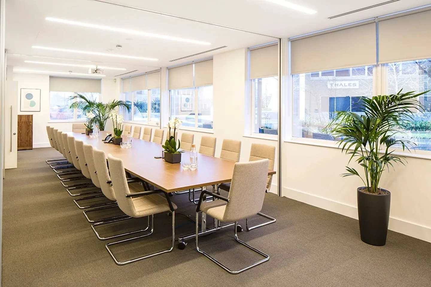 Dixcart Business Centre, Salle de réunion 20 personnes, Addlestone