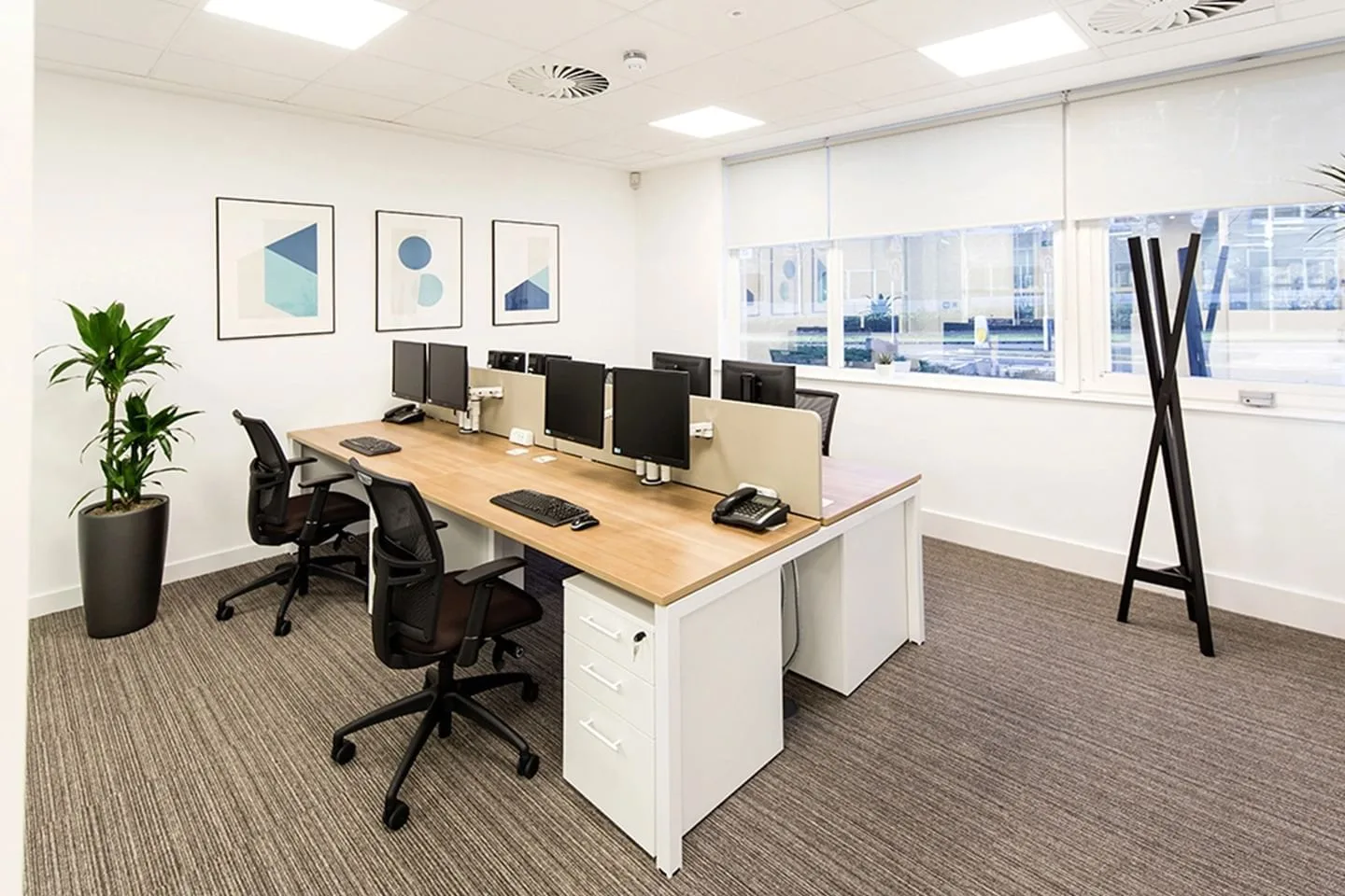 Dixcart Business Centre, Bureau privatif 6 postes, Addlestone