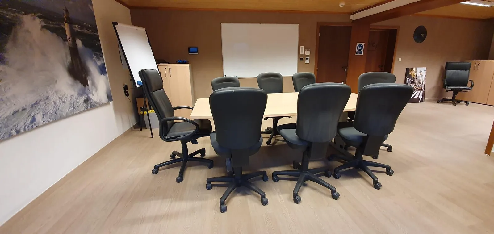 Dour Coworking Village, Salle de réunion 8 personnes, Dour