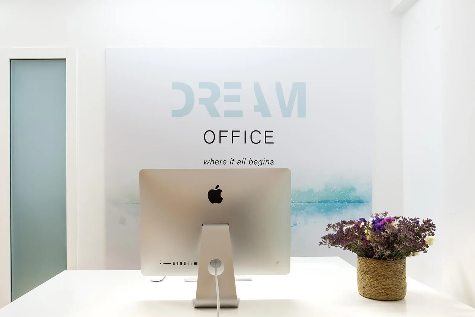 Dream Office, Reception, Almada
