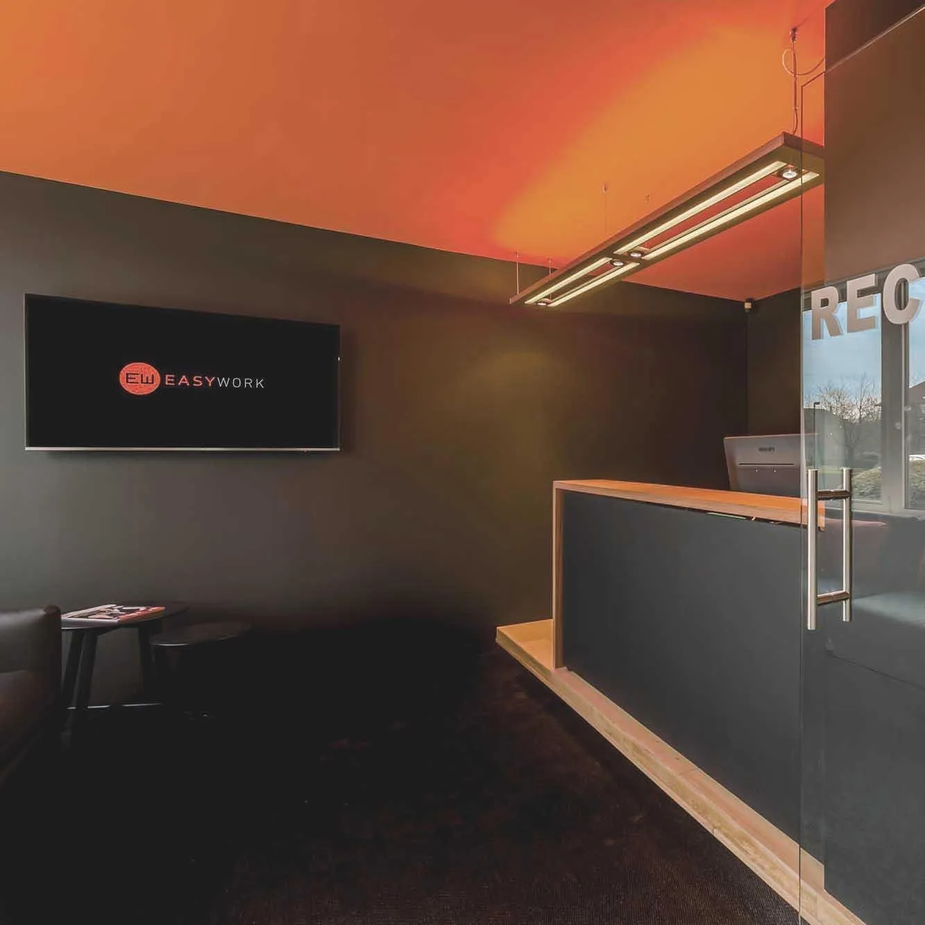 Easywork, Receptie, Waterloo