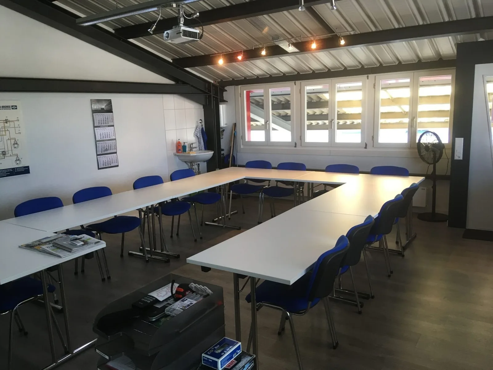 Eggenberg Vermietungen Büroräume Thun, Salle de formation 18 personnes, Thun