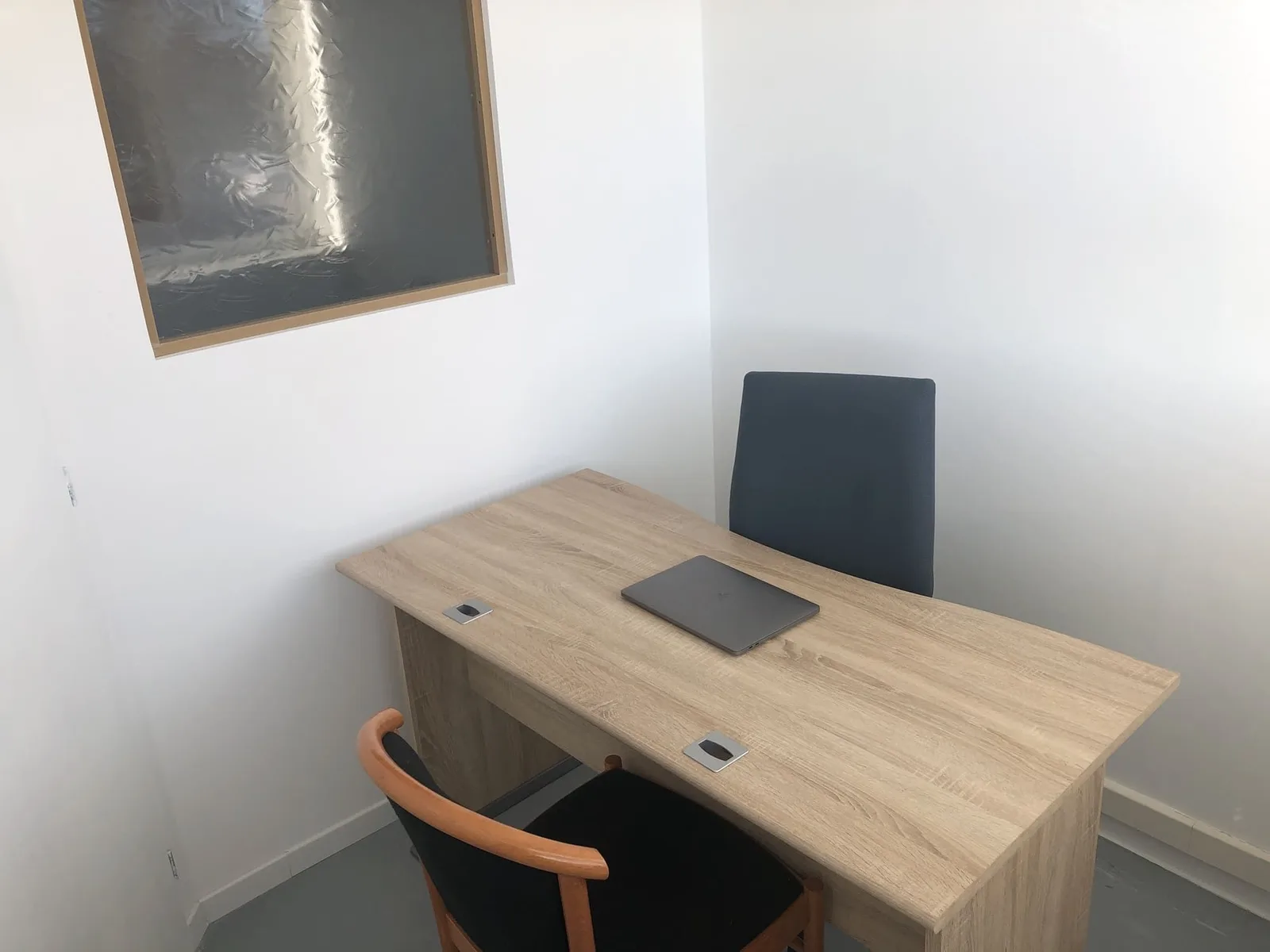 L'esca-LAB, Private office, 1 desk, La Garde