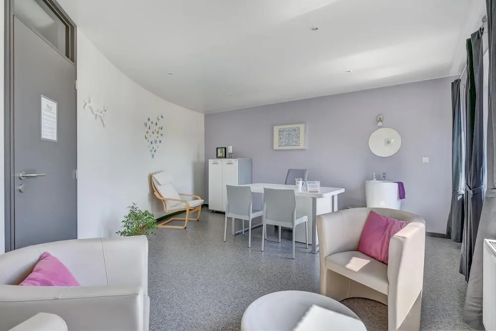 Espace Plan B, Private office, 1 desk, Ans