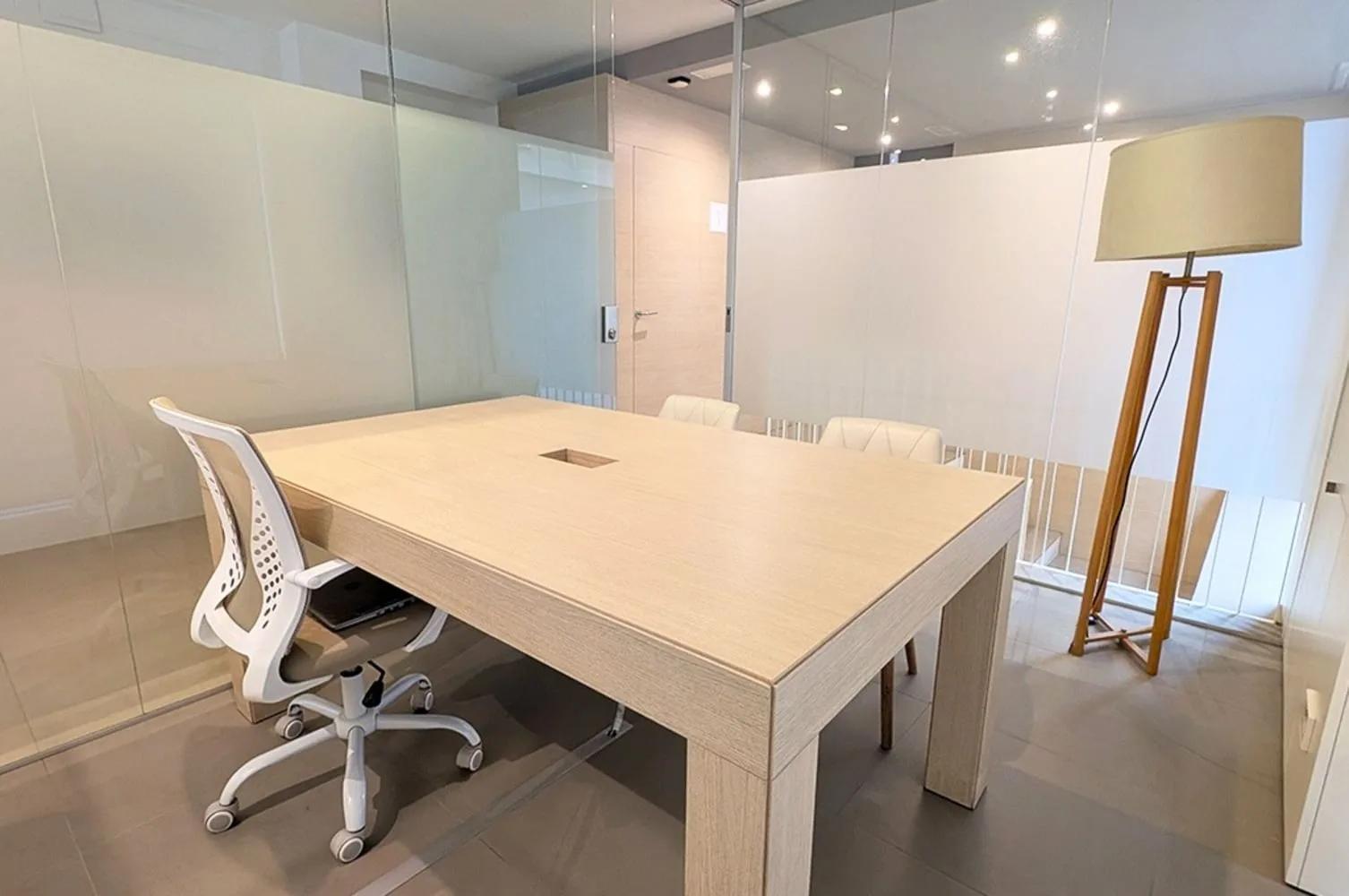 Espai114 Barcelona, Sala de reuniões para 4 pessoas, Badalona