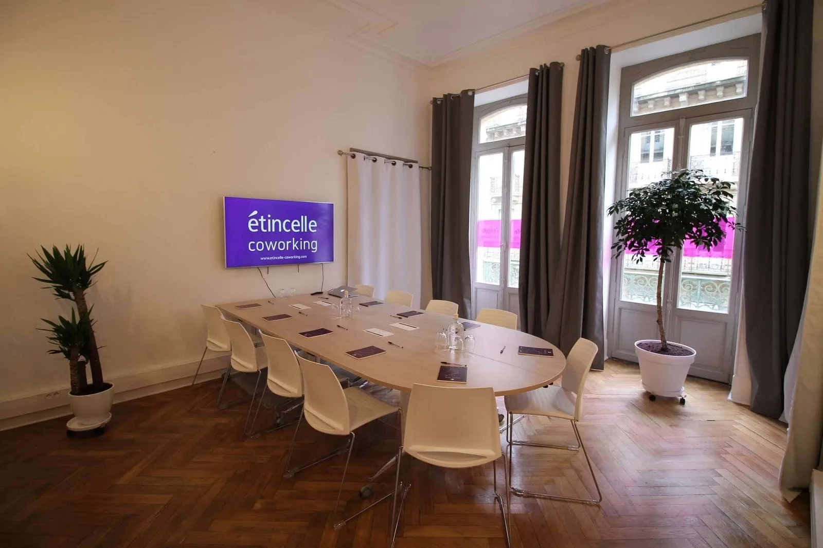 Etincelle Coworking Carmes, Meeting room for 8 people, Toulouse