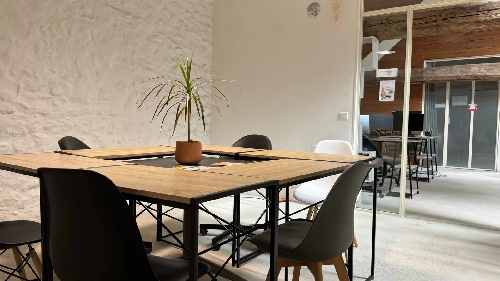 La Fabrik Coworking, Salle de réunion 6 personnes, Nîmes