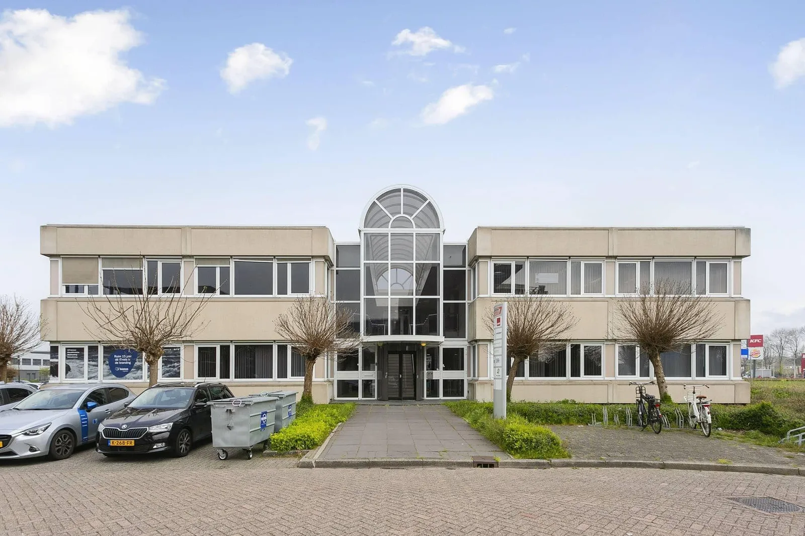 Facility Point Spijkenisse, Gevel van het gebouw, Spijkenisse