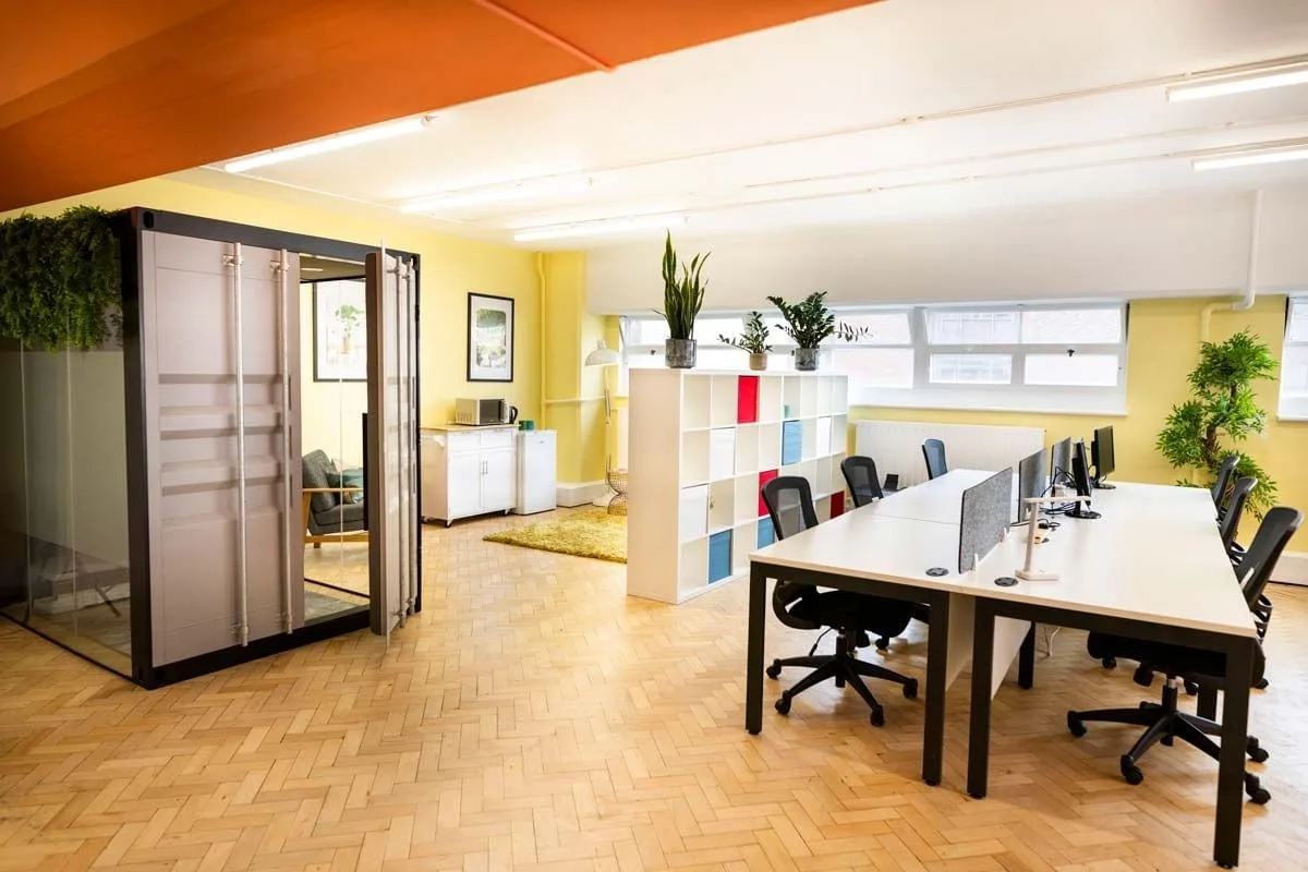 FBC Clerkenwell, Open-plan office, London
