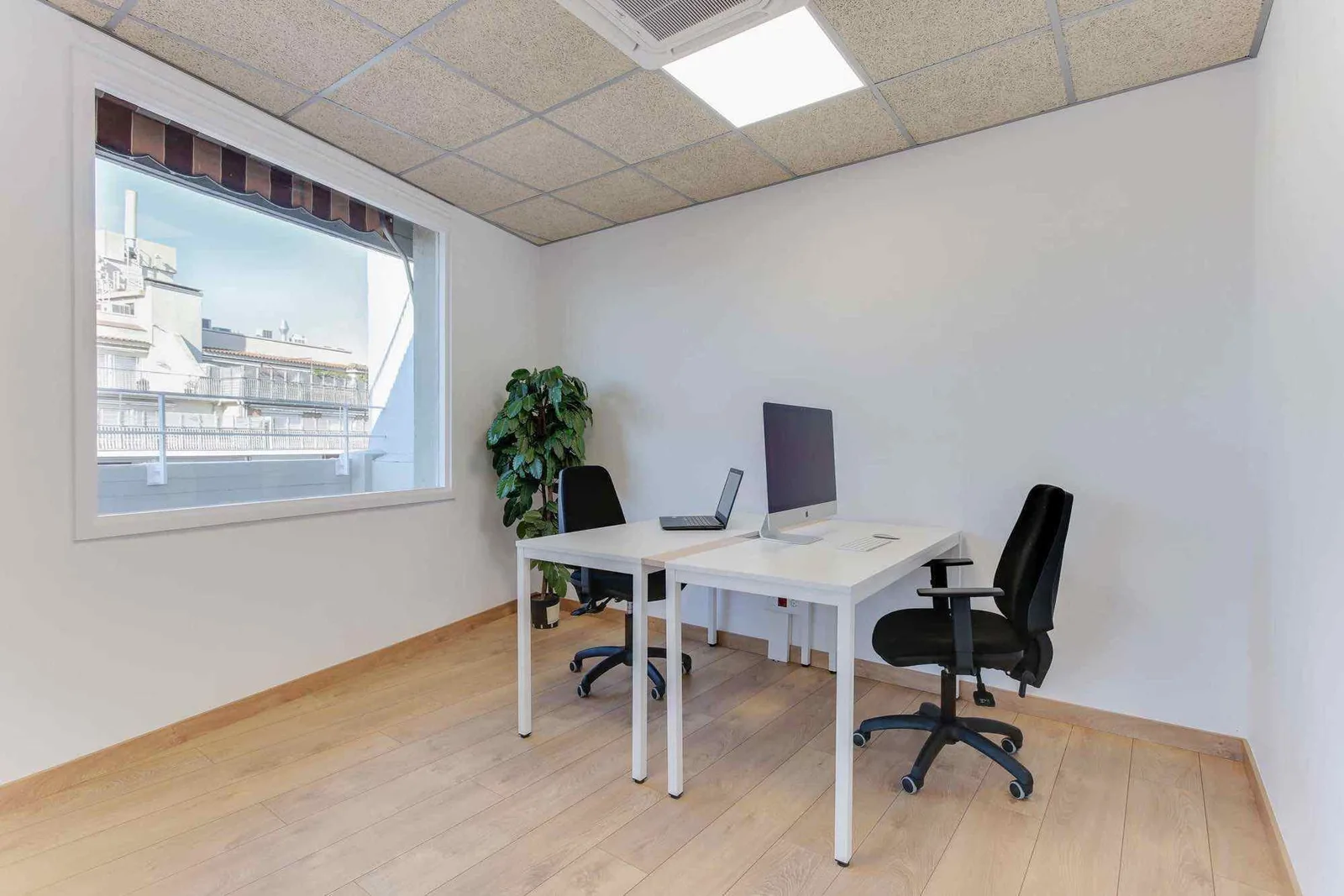 Flycowork, Despacho privado con 2 puestos, Barcelona