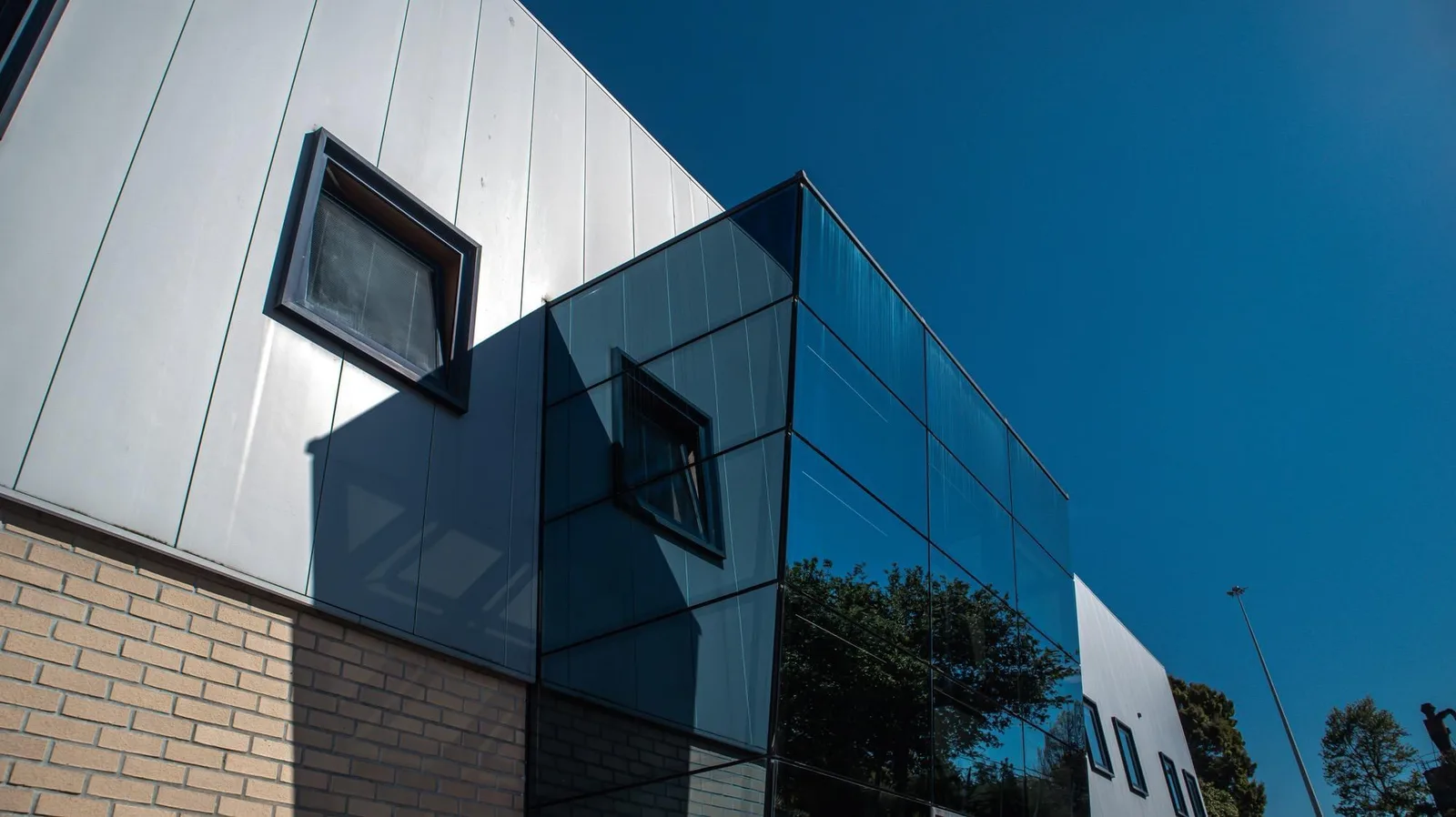 Frageti Business Center, Fachada del edificio, Grijó