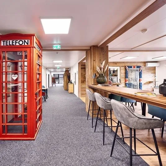 Friendsfactory Schwabing, Telefonkabine, München