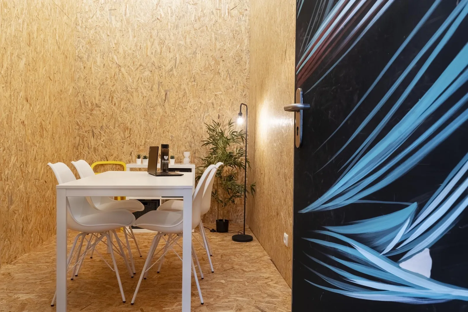 Fusion Cowork, Sala de reuniones para 4 personas, Aveiro