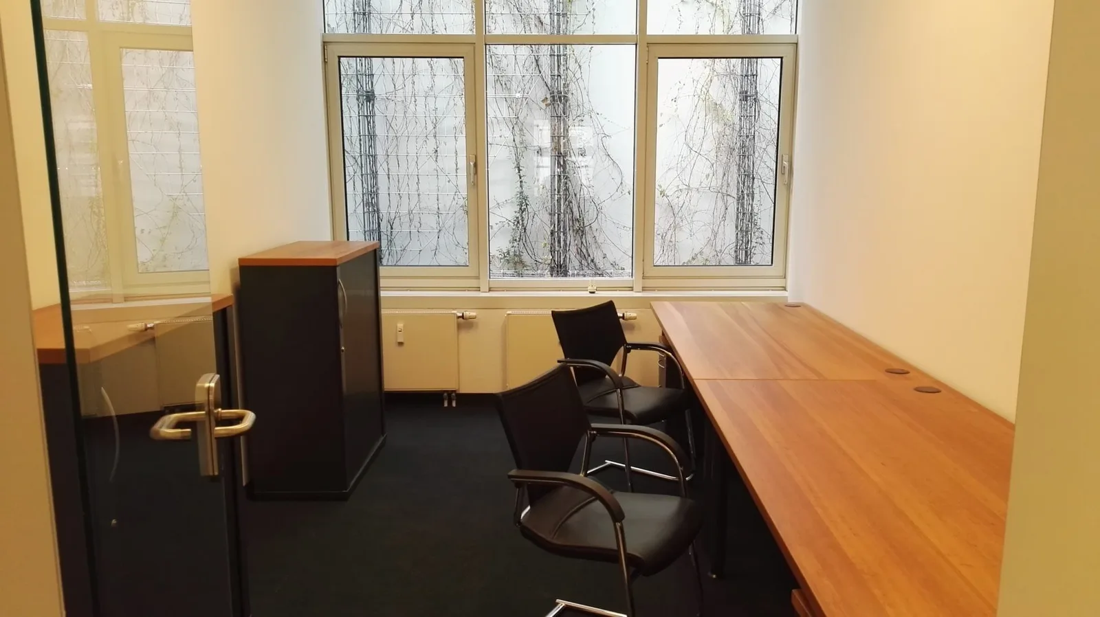 Greenlander's Friends, Privatbüro mit 2 Arbeitsplätzen, Leipzig