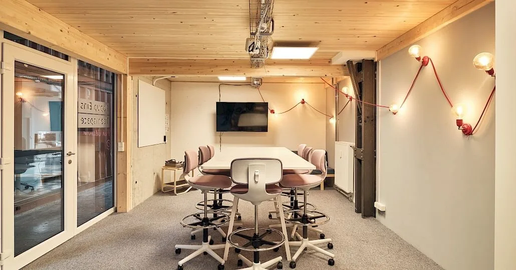 Grünhof Coworking - Kreativpark Lokhalle, Meeting room for 8 people, Freiburg im Breisgau