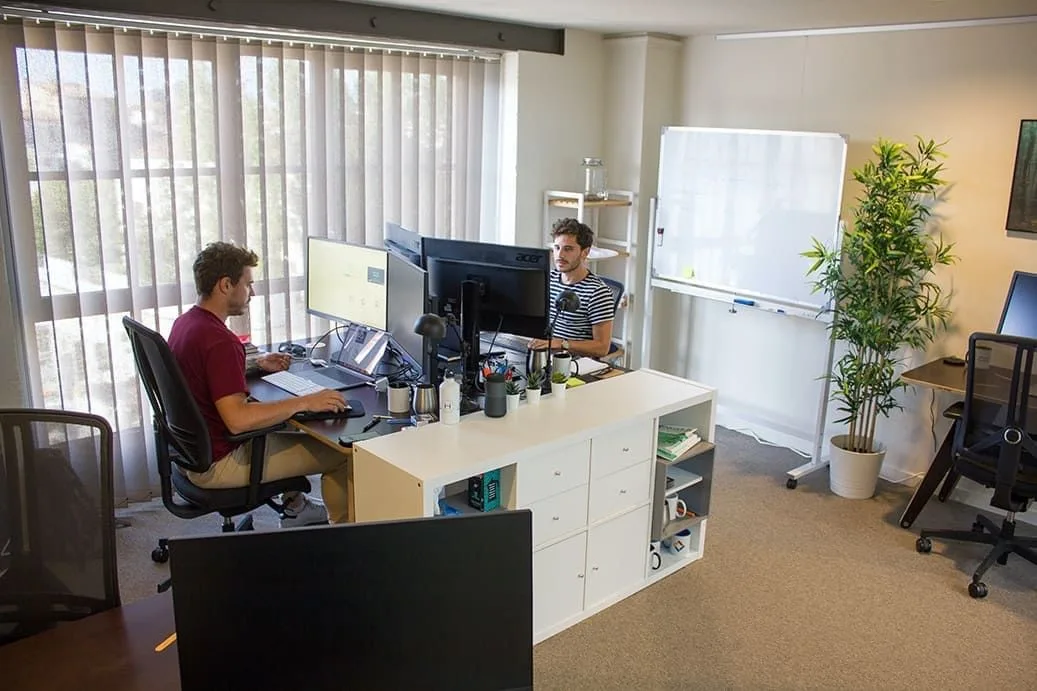 Halle Héméra, Privatbüro mit 3 Arbeitsplätzen, Bordeaux