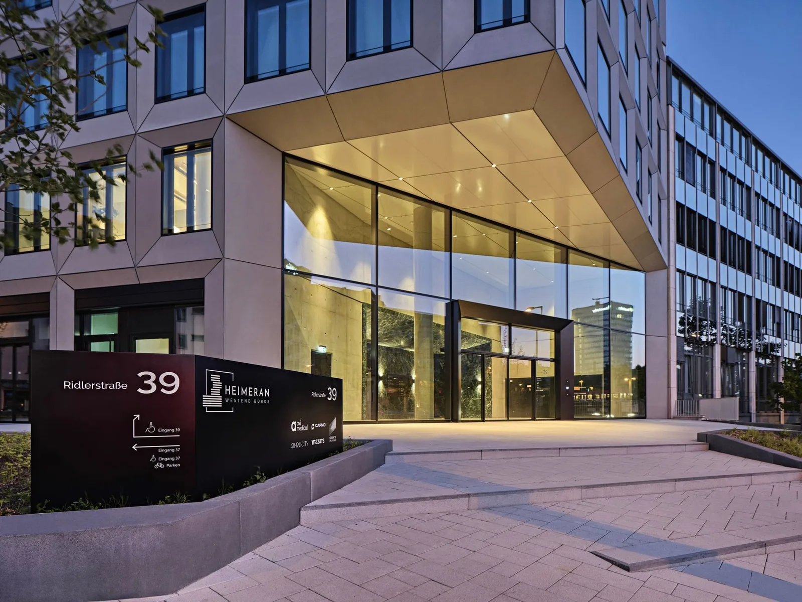 Heimeran Westend Büros, Gebäudefassade, München