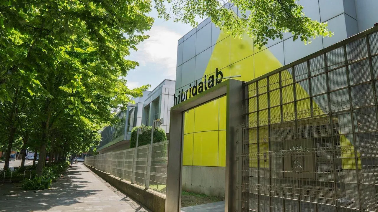 Hibridalab, Fachada del edificio, Gasteiz