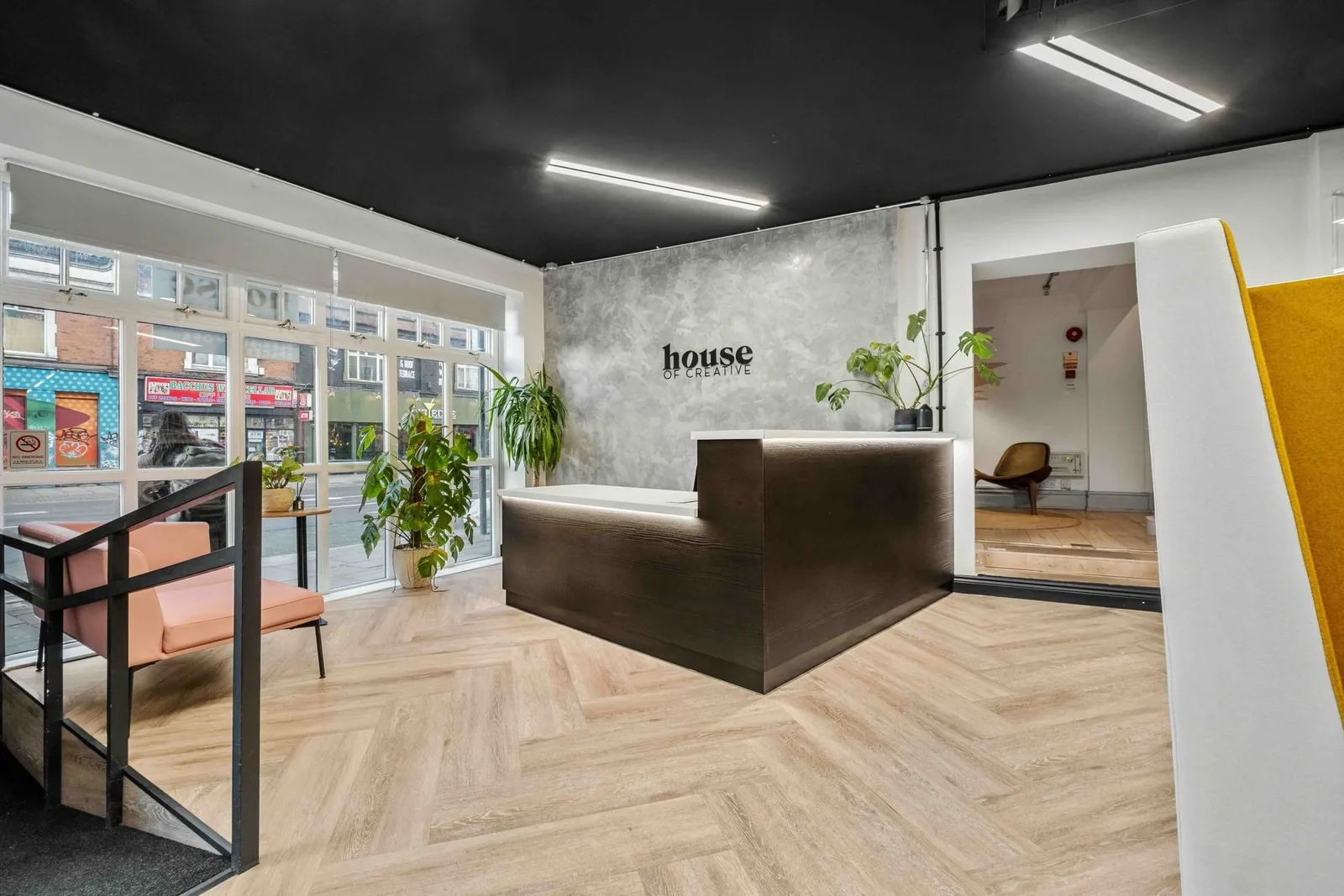 House of Creative, Réception, Londres