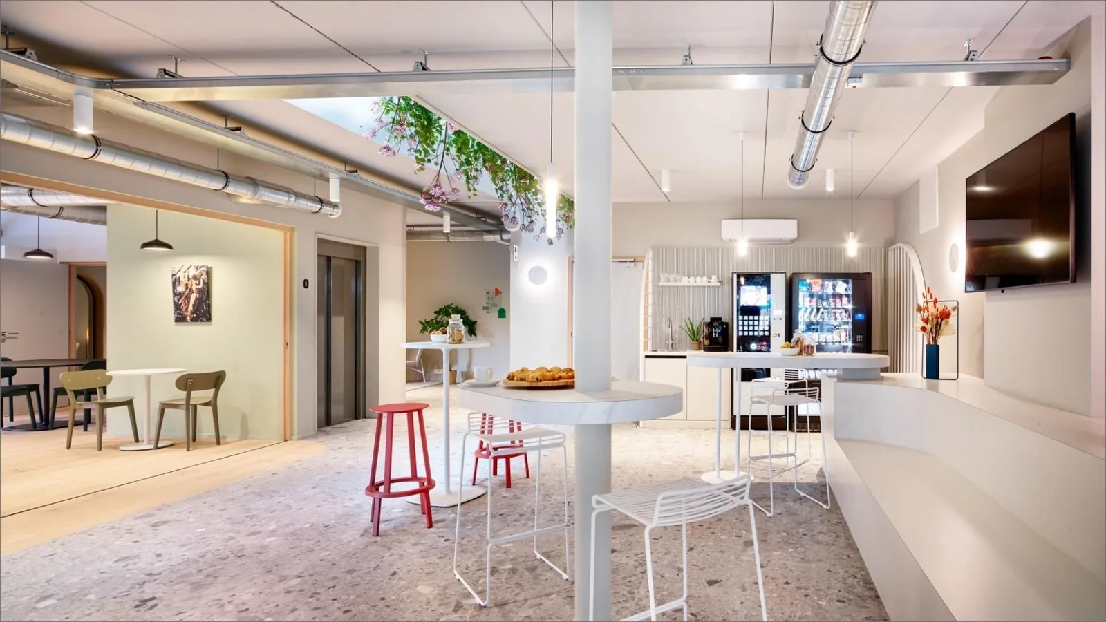 Le HUB Business Center, Cafétéria, Tinlot