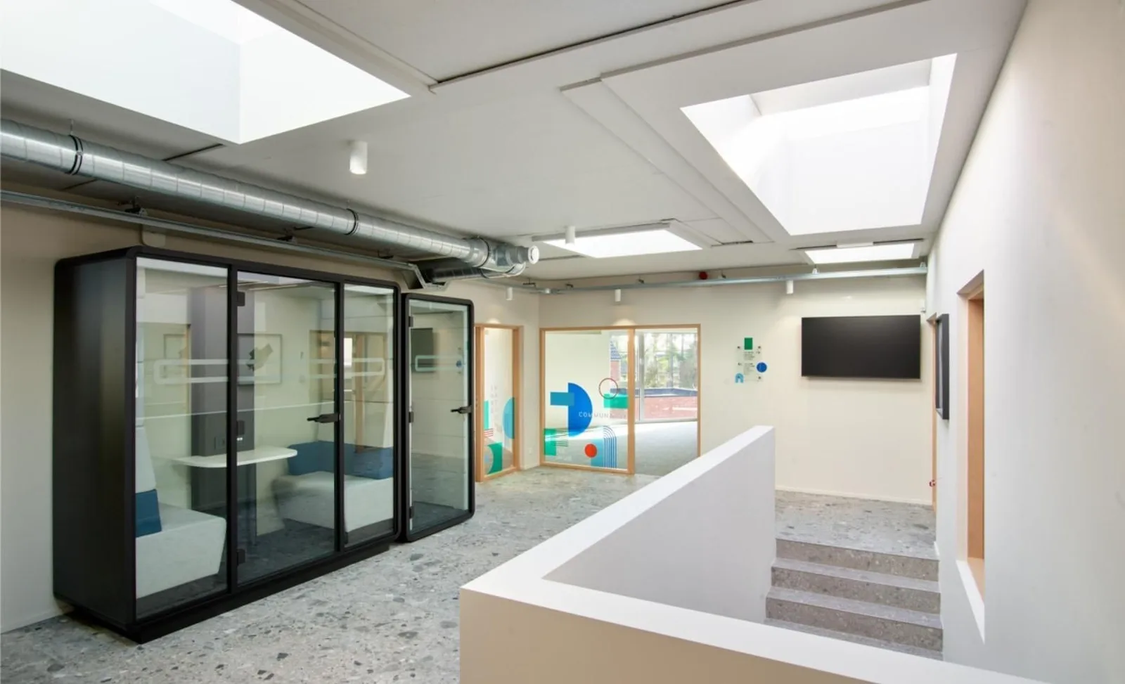Le HUB Business Center, Cabine acoustique, Tinlot