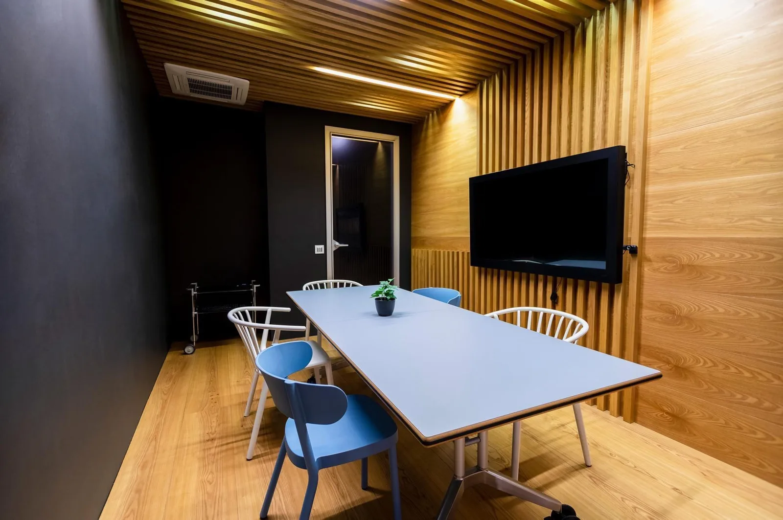 Icaza Coworking, Meeting room for 6 people, Bilbo