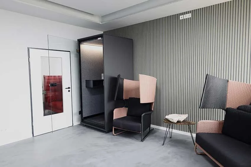 IHP CoWorking Space, Telefonkabine, Großostheim