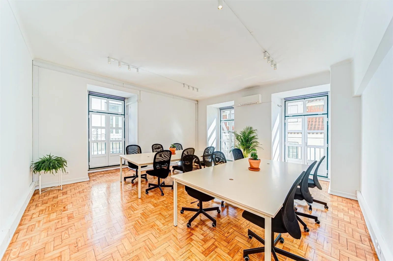Impact Hub Baixa Chiado, Despacho privado con 10 puestos, Lisboa