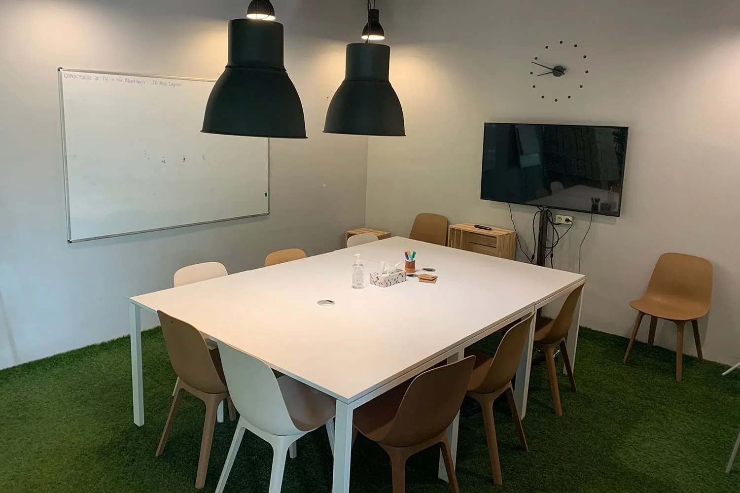Impact Hub Educo, Meeting room for 8 people, Barcelona