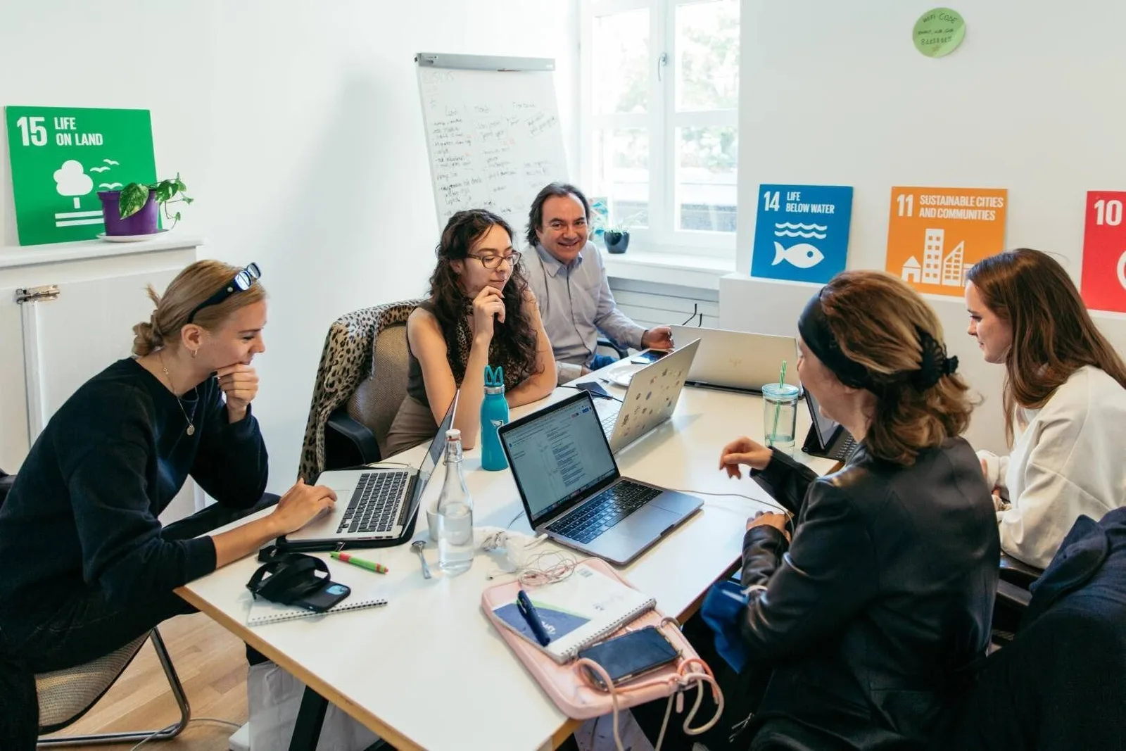Impact Hub Geneva, Besprechungsraum für 6 Personen, Genf