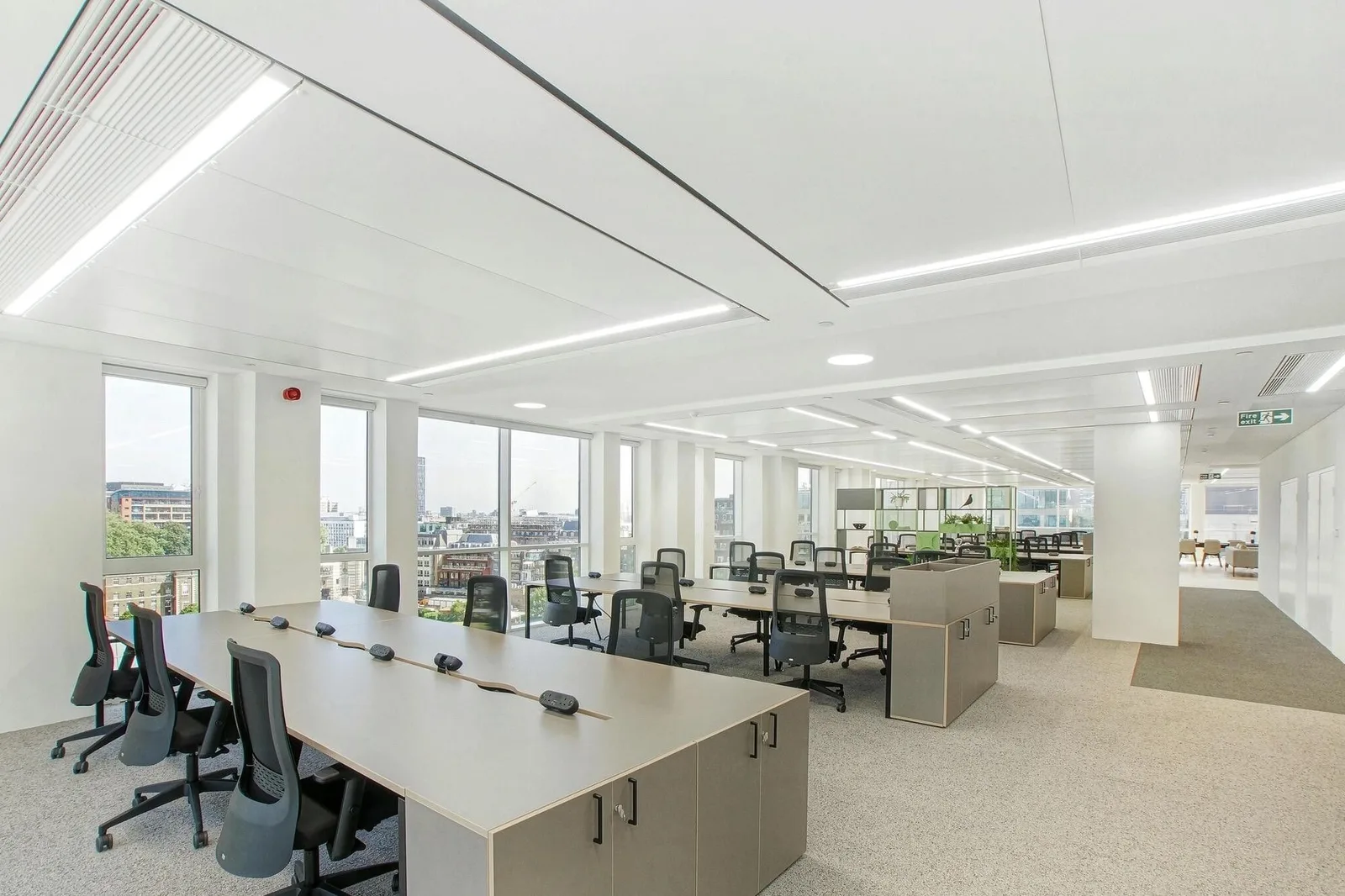 Industrious 24 Chiswell Street, Open-plan office, London
