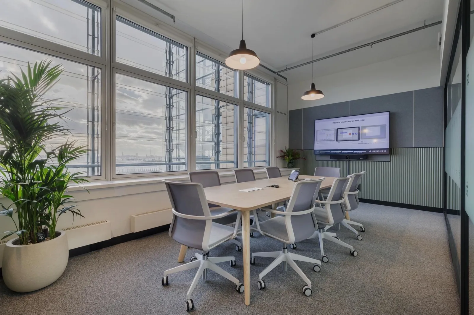 Industrious Atrium Tower, Meeting room for 8 people, Berlin
