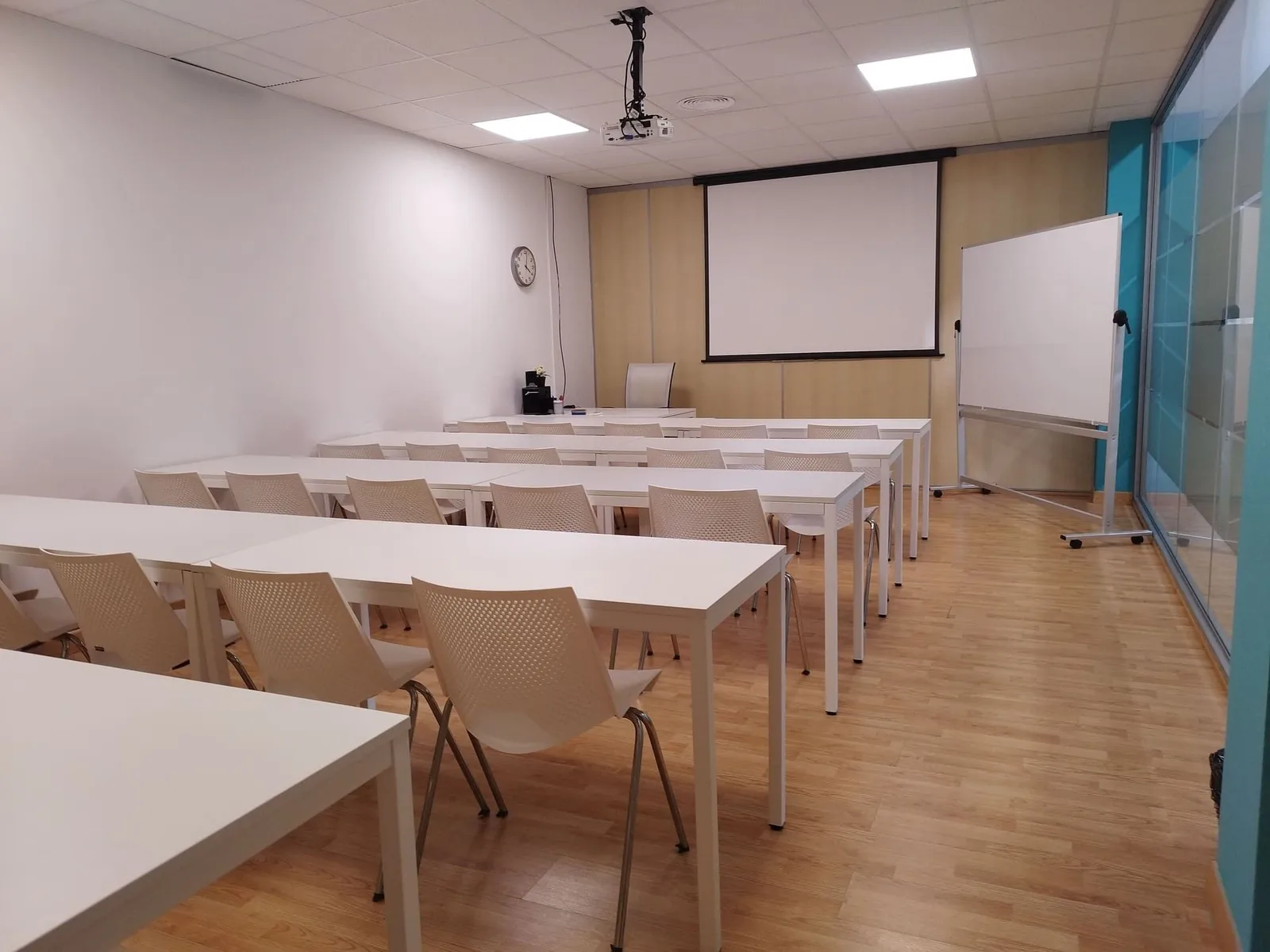  Inn Offices Mairena Del Aljarafe, Training room for 16 people, Mairena del Aljarafe