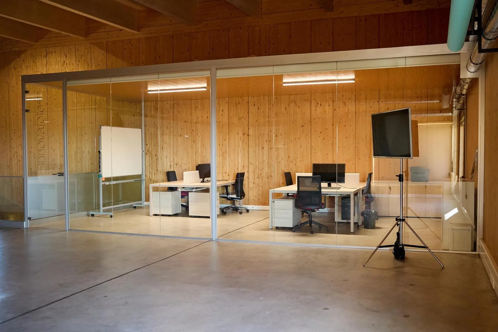 Innovahaus, Private office, 4 desks, Loriguilla