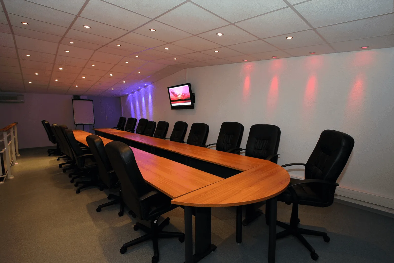 Inov'Art Coworking, Meeting room for 18 people, La Farlède
