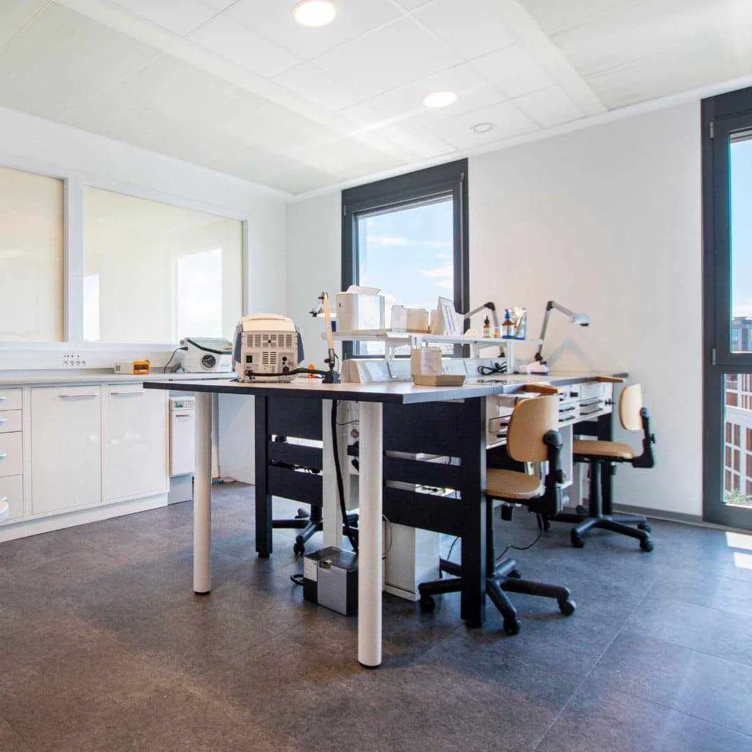 Instacare Lyon, Privatbüro mit 4 Arbeitsplätzen, Lyon 8e