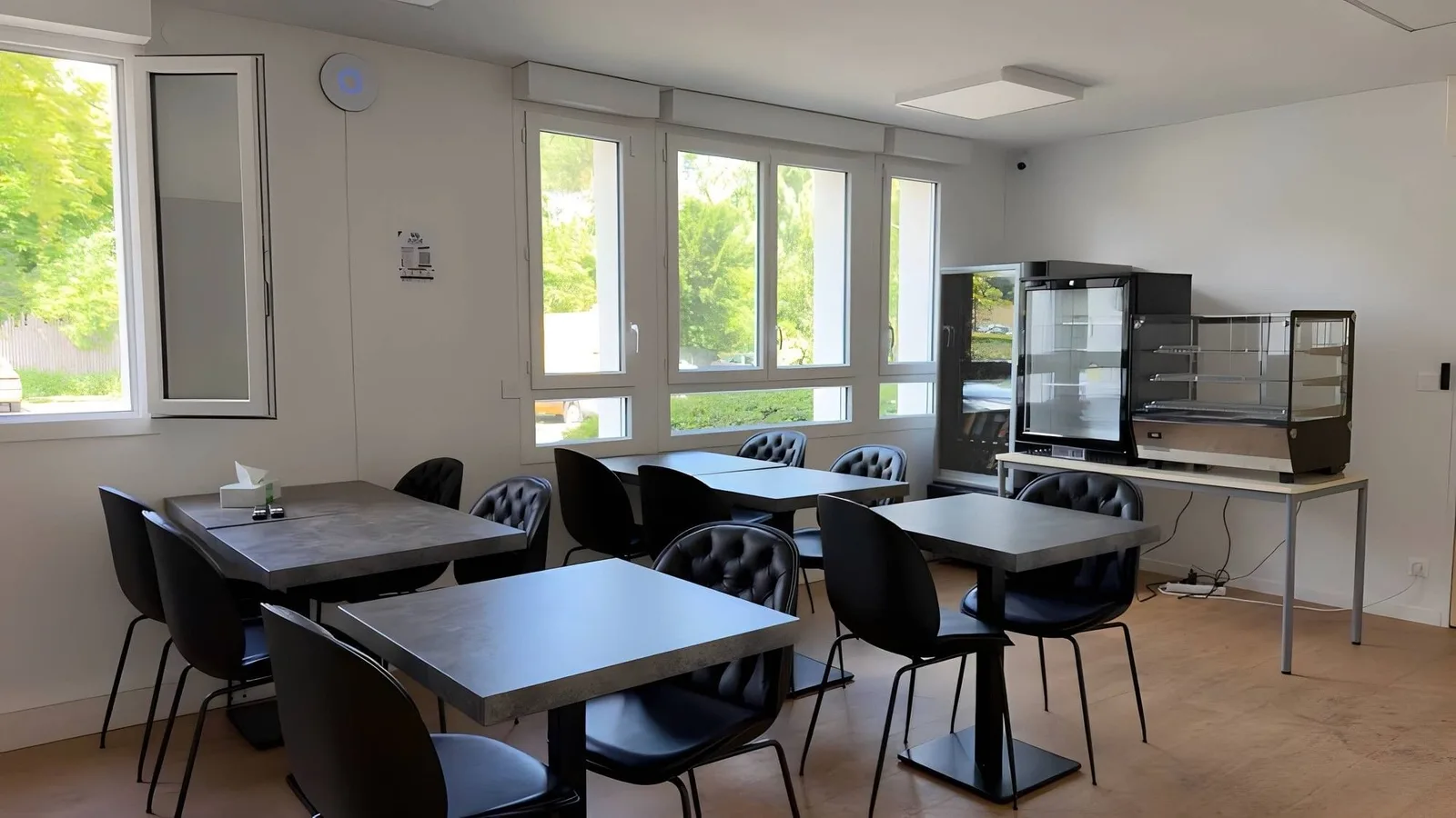 Jude Formation, Kantine, Le Port Marly