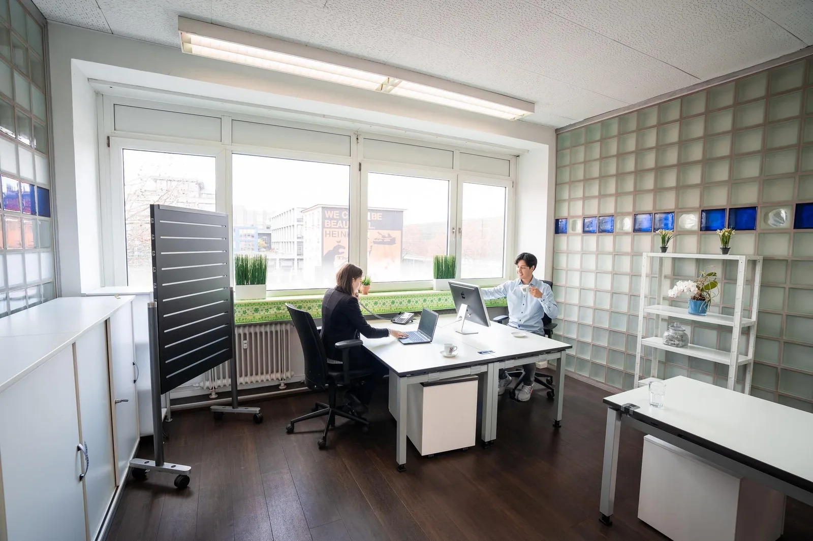 K-1 BusinessClub Ostend, Privatbüro mit 2 Arbeitsplätzen, Frankfurt am Main
