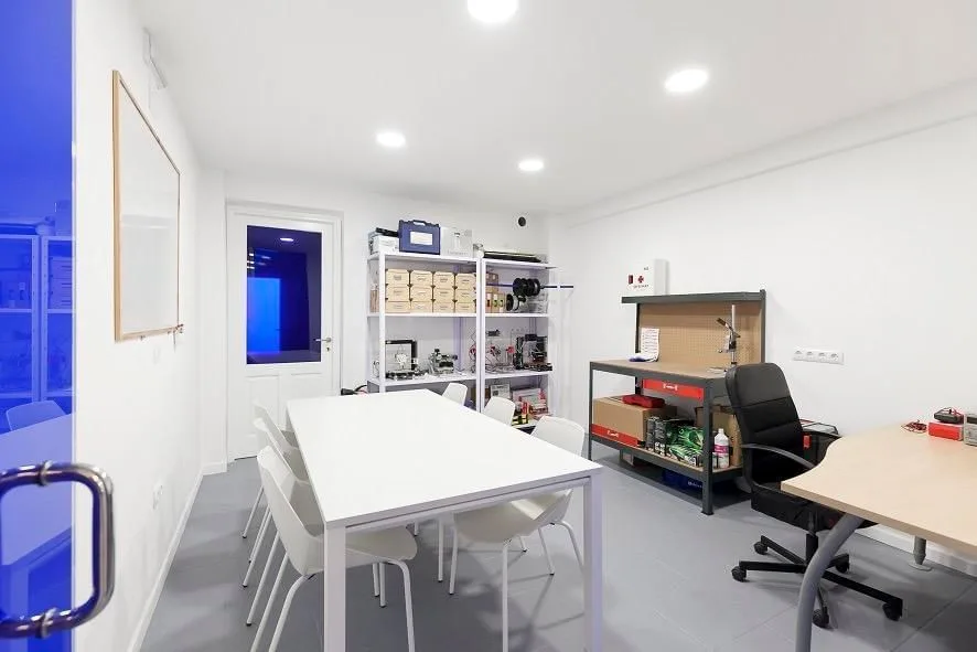 Knowhere, Sala de reuniões para 6 pessoas, Dénia