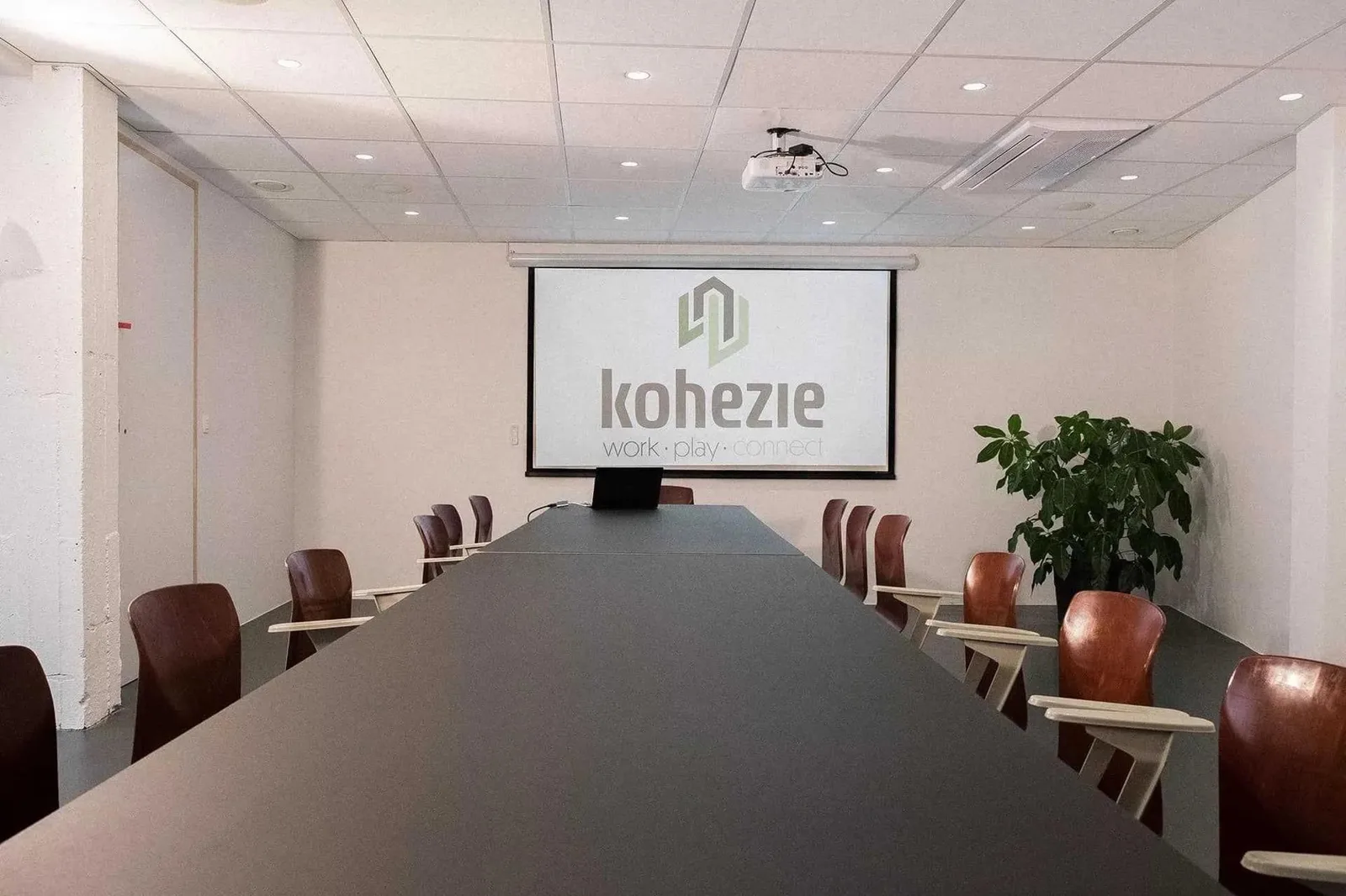 Kohezie, Vergaderruimte voor 14 personen, Gent