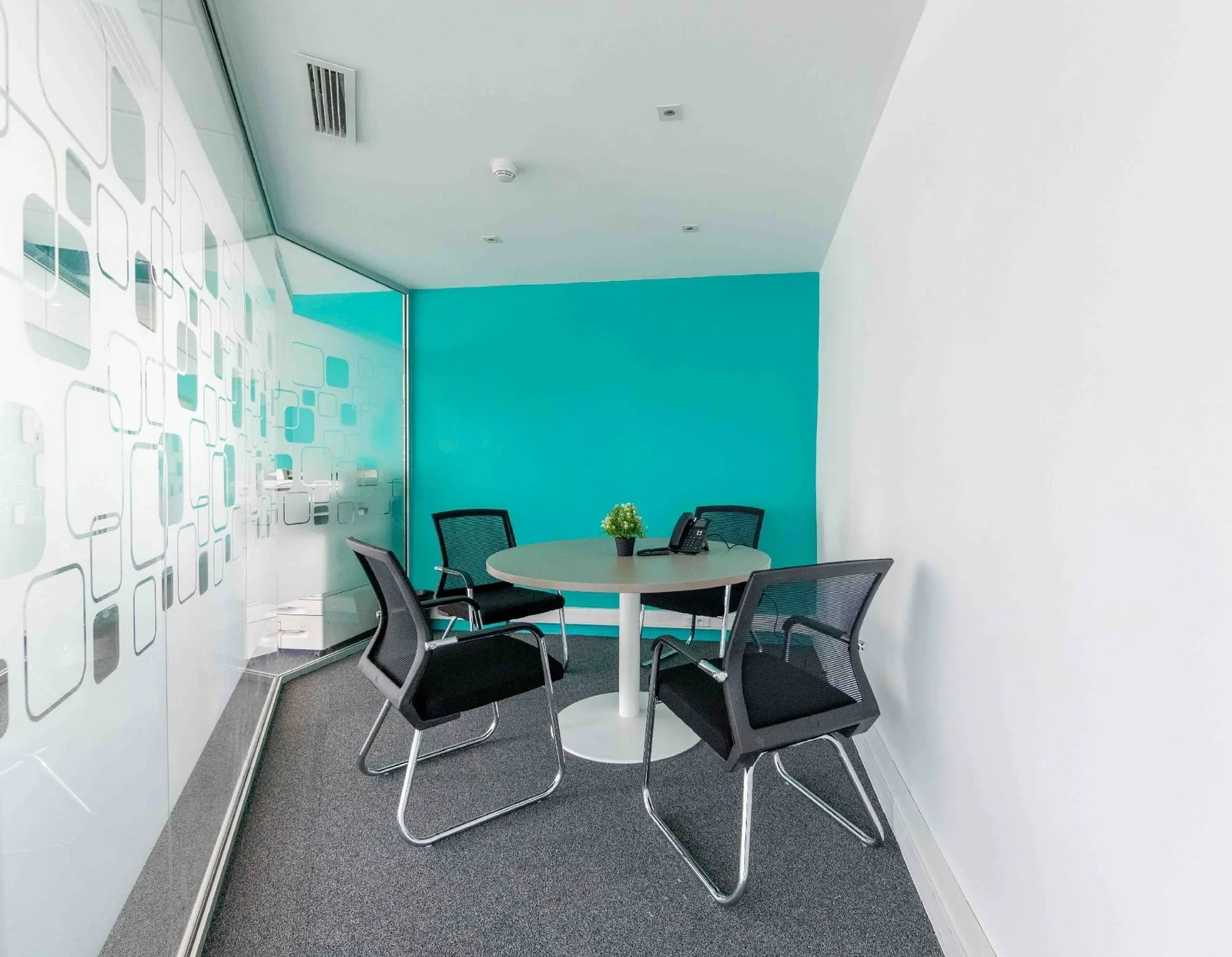 Kowork ONOMO MASSIRA, Meeting room for 4 people, Casablanca