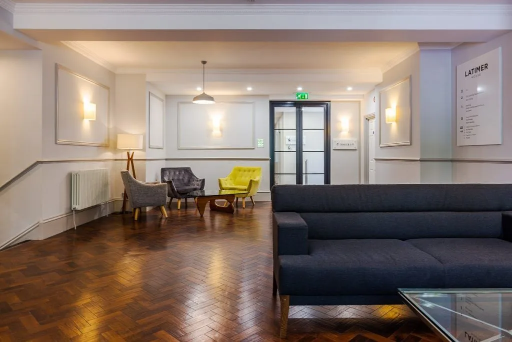 Latimer House, Réception, Southampton