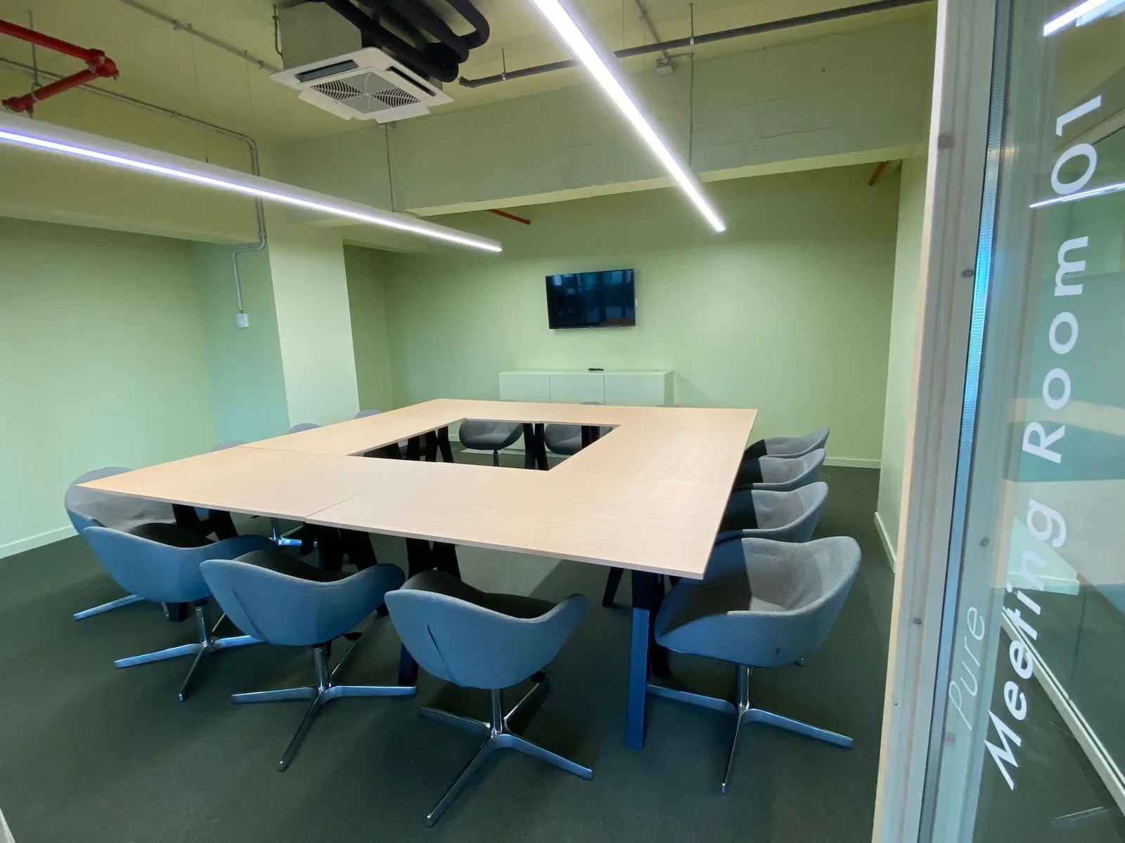 Leap Workspace Areeiro, Sala de reuniões para 12 pessoas, Lisboa