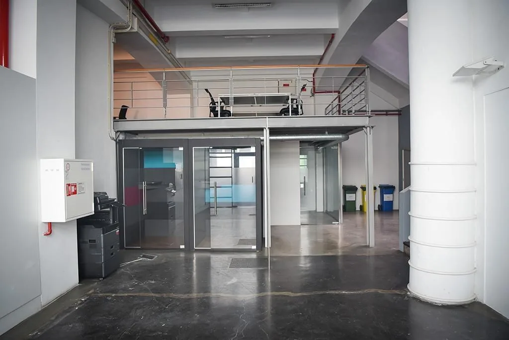 Leap Workspace Docas, Cabina telefónica, Lisboa