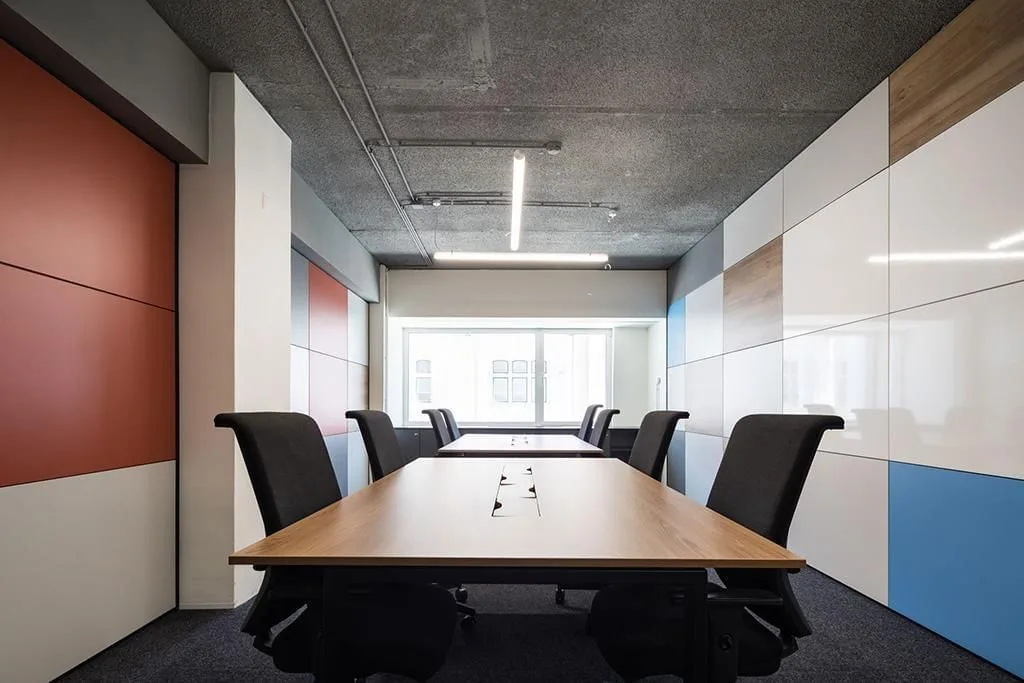 Leap Workspace Santos, Meeting room for 8 people, Lisbon