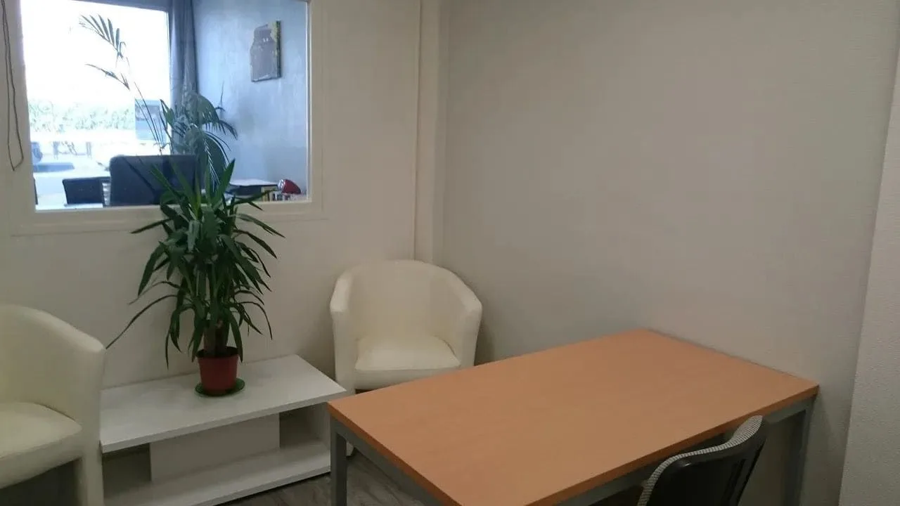 Leonard Office, Private office, 1 desk, Tours