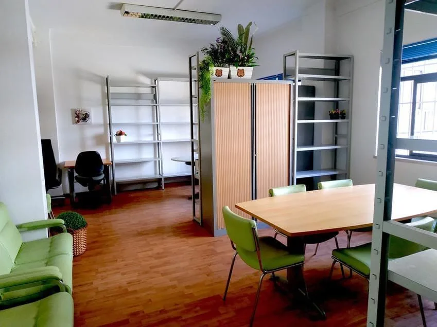 Link to Business Cowork, Meeting room for 6 people, Leiria