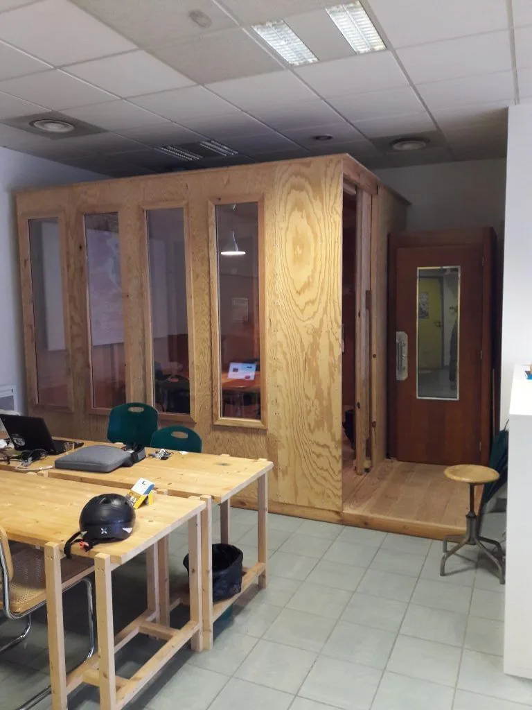 La Loco Coworking, Telefonkabine, Pessac