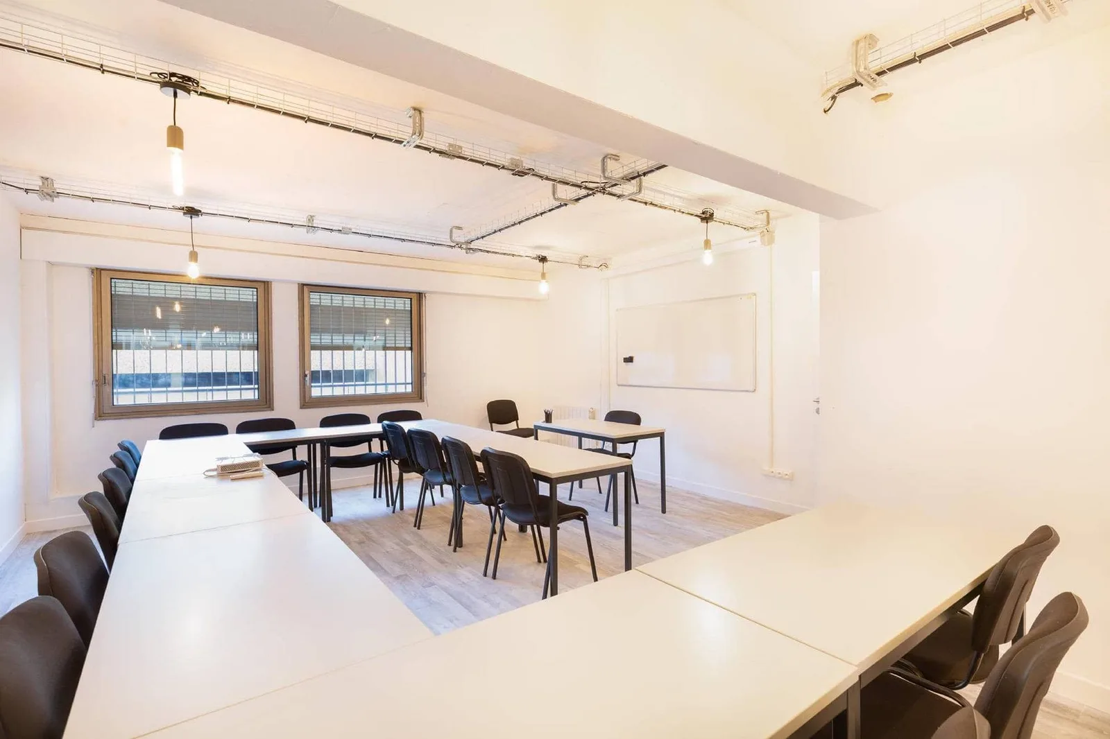 Locow, Salle de formation 18 personnes, Mâcon