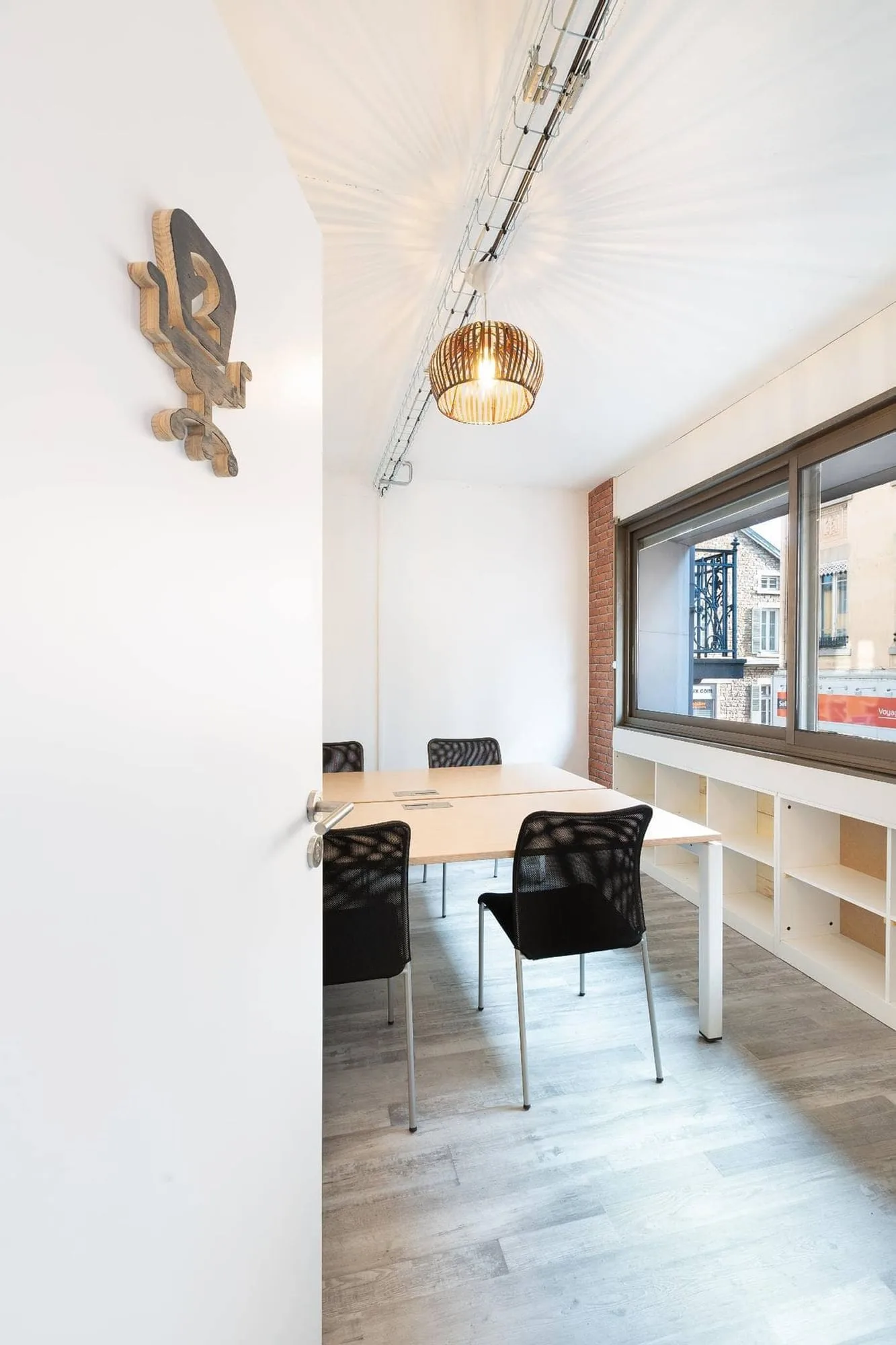Locow, Bureau privatif 4 postes, Mâcon